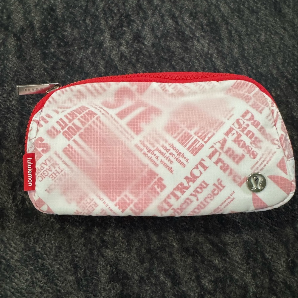 Lululemon Red Manifesto Belt
Bag Nwt